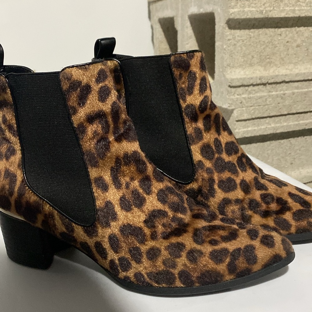 Leopard print ankle booties - Picture 2 of 3